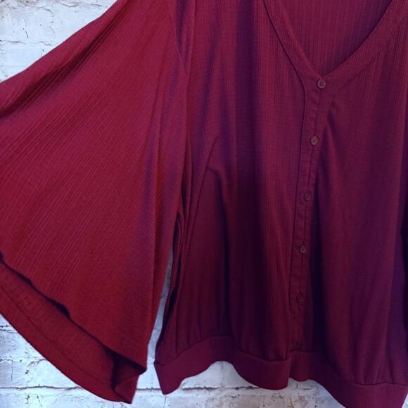 Torrid knit flare sleeve top - Picture 3 of 7